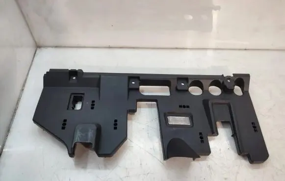Volkswagen Touareg II Dashboard lower bottom trim panel 7P1863097