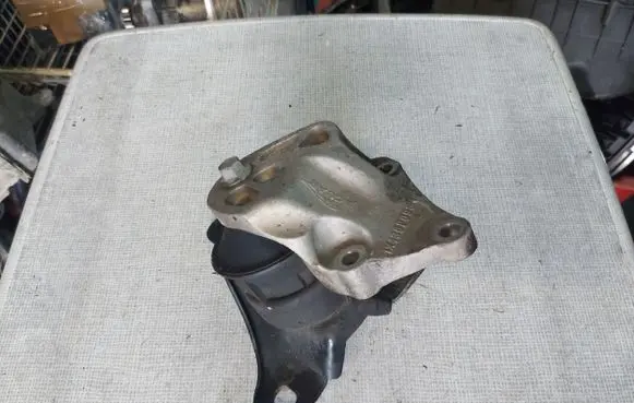 Jaguar X-Type Engine mounting bracket 1X436P096AD