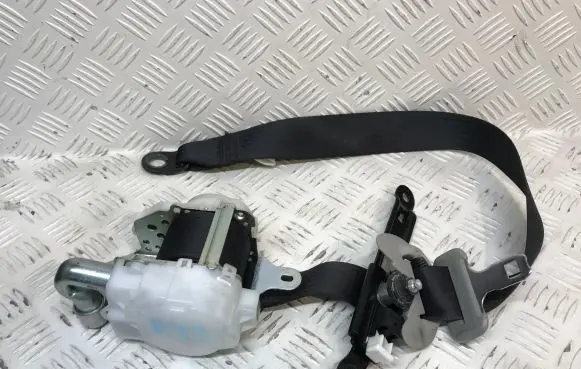 Lexus IS 220D-250-350 Front seatbelt 7M8750P