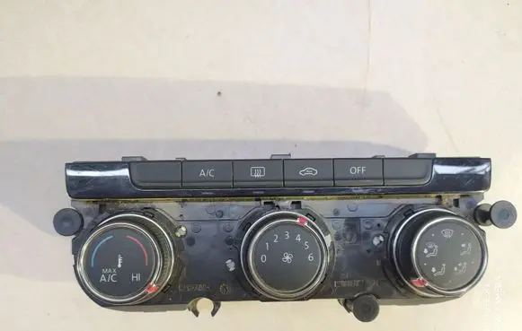Volkswagen Tiguan Climate control unit