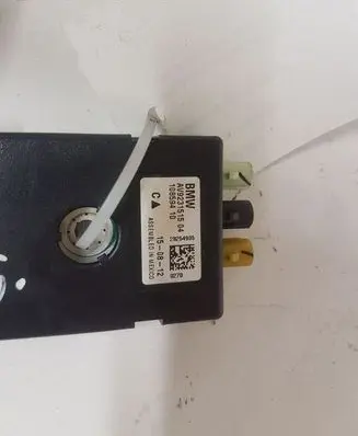 BMW 3 F30 F35 F31 Aerial antenna amplifier 10859410 AV923151504
