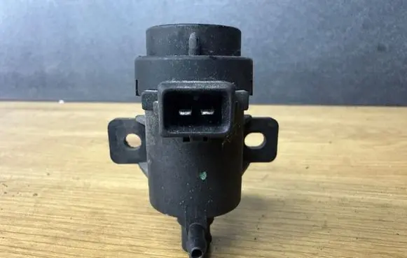 Opel Vivaro Turbo solenoid valve 7700113071