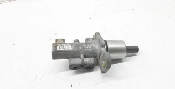 Master brake cylinder