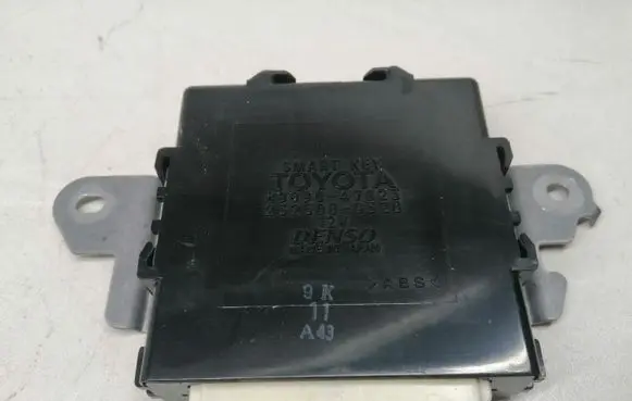 Toyota Prius (XW20) CAS control unit/module 8999047023 2325000320