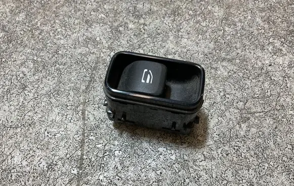 Mercedes-Benz Sprinter W907 W910 Electric window control switch A9079050504 HW163500