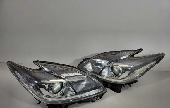 Toyota Prius (XW30) Headlights/headlamps set 103419012576