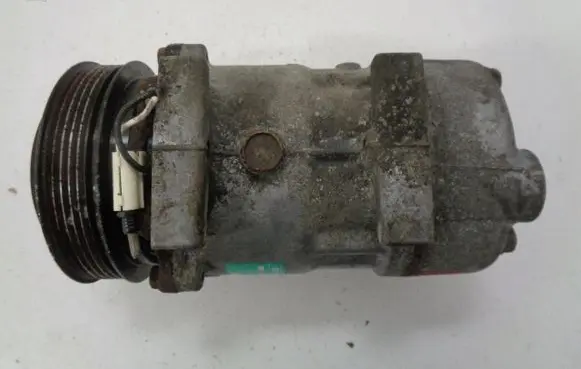 Renault Laguna I Air conditioning (A/C) compressor (pump) 7700111289