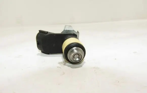 Skoda Fabia Mk1 (6Y) Fuel injector 036906031M