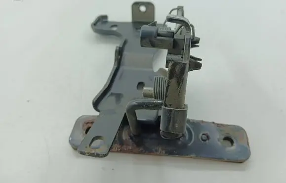 Saab 9-7X Tailgate window lock/catch/latch 16887553