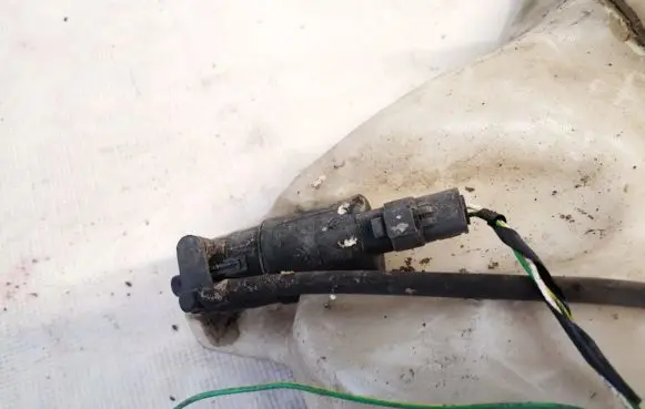 Peugeot 607 Windscreen/windshield washer pump 7700428385 9632984980