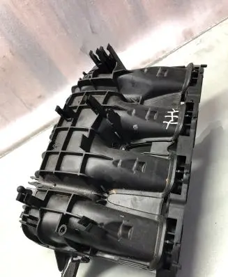 Volkswagen Taigo Intake manifold 05e129709s