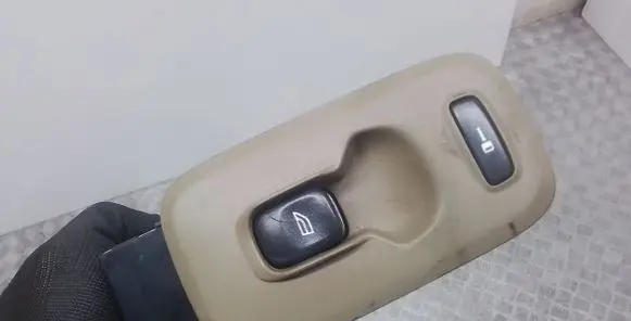 Volvo XC90 Electric window control switch 31334465