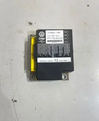 Volkswagen PASSAT B5 Airbag control unit/module 3C0909605F 391121 08H029S2421