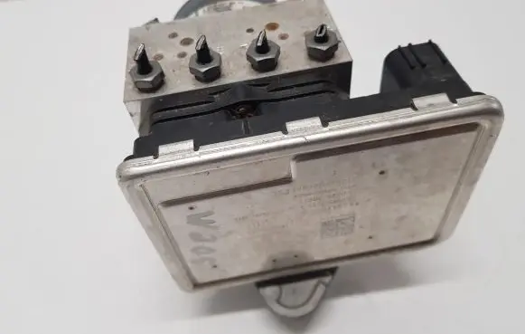 Mercedes-Benz C W205 ABS Pump A2539011600 A2534310812