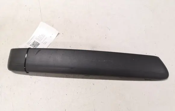 Ford Focus Front bumper splitter molding 4M5117E909 C8L6A DN13697