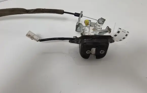 Nissan Almera Tino Tailgate/trunk/boot lock/catch/latch