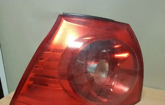 Volkswagen Golf V Rear/tail lights 1K6945095E
