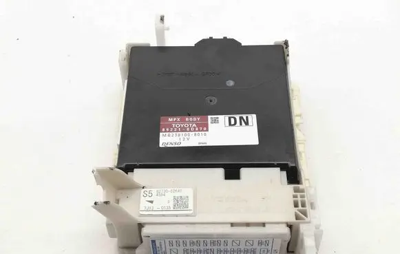 Toyota Yaris Central body control module 892210D870