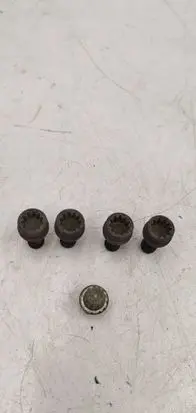 Seat Altea Anti-theft wheel nuts and lock