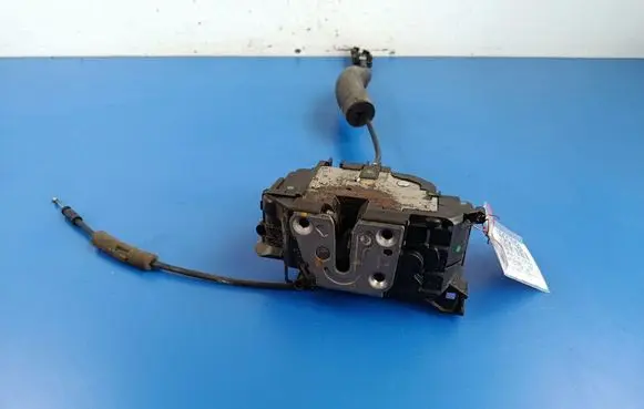 Renault Megane III Front door lock