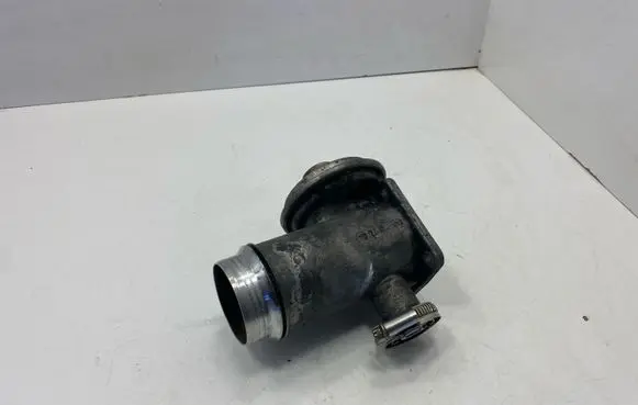 BMW 1 E81 E87 EGR valve 70051200