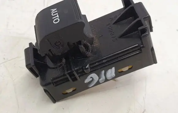 Lexus IS 220D-250-350 Electric window control switch 192875