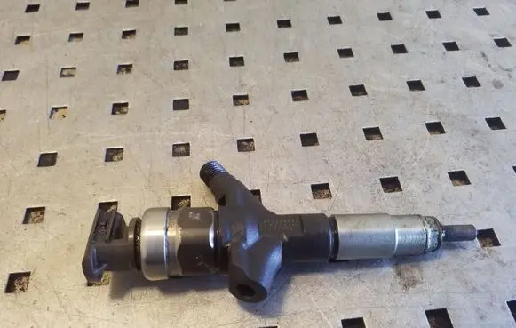 Subaru Outback Fuel injector 16613AA030