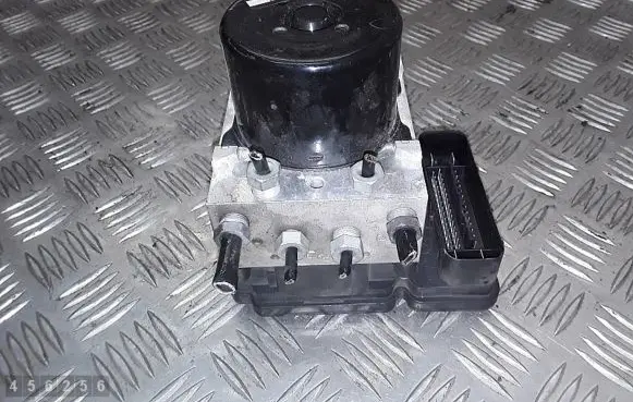 Volvo V60 ABS Pump 28526258303