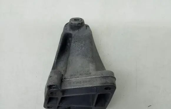 Mercedes-Benz S W221 Engine mounting bracket A6422230504