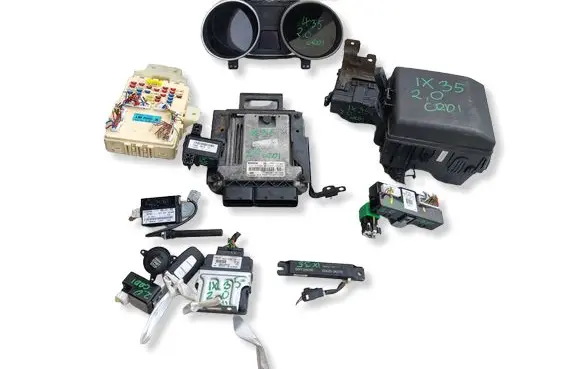 Hyundai ix35 Engine control unit/module 391012F200