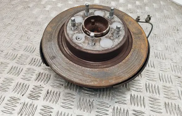 Opel Zafira C Rear wheel hub 12778853