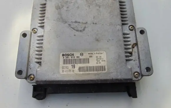 Peugeot 406 Engine control unit/module 9641607680 0281010361