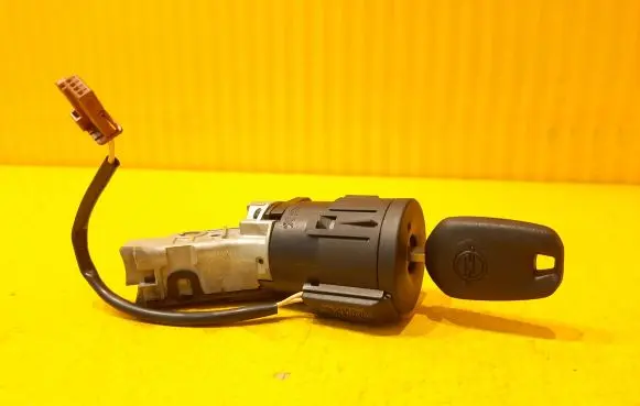 Opel Corsa F Ignition lock 9663123380
