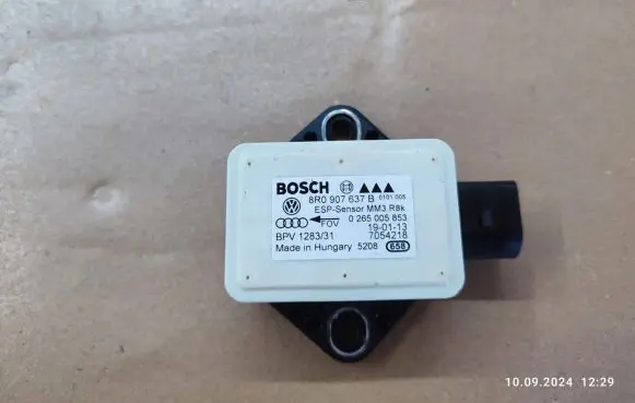 Audi A4 S4 B8 8K ESP acceleration yaw rate sensor 8R0907637B