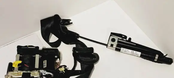 Audi Q7 4M Front seatbelt 4M0857619A 636201200B