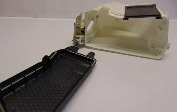 Mercedes-Benz E W212 Fuse box cover A2125400382