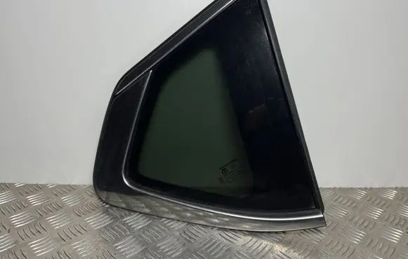 SsangYong Rexton Rear side window