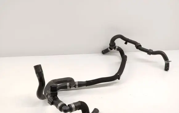 Volvo V60 Engine coolant pipe/hose 32249593
