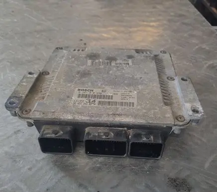 Peugeot 607 Engine control unit/module 0281010880