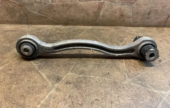 Mercedes-Benz C W204 Rear upper control arm/wishbone 20402