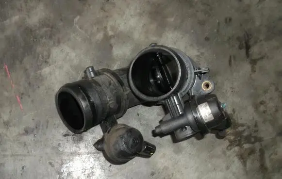 Peugeot 807 Throttle valve