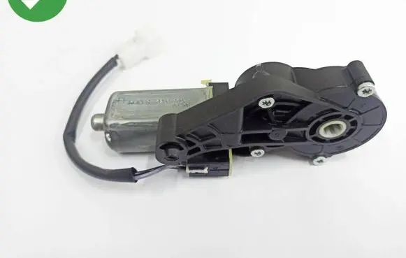 Mercedes-Benz C W204 Seat adjustment motor 0390203369 82584369 825843694