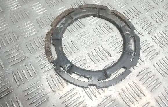 Opel Astra J In tank fuel pump screw locking ring/nut 