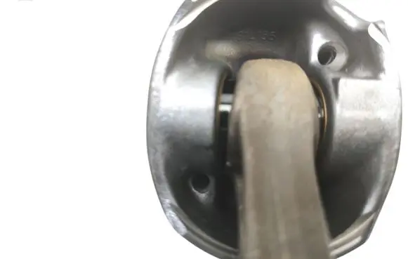 Audi A4 S4 B5 8D Piston 