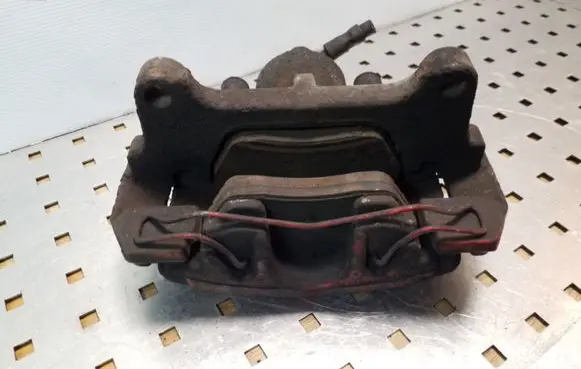 Volkswagen PASSAT B6 Front brake caliper