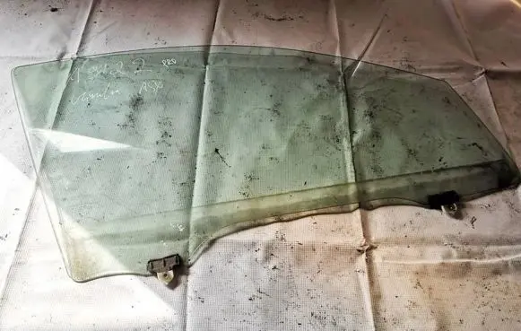 Mitsubishi ASX Front door window glass four-door as2