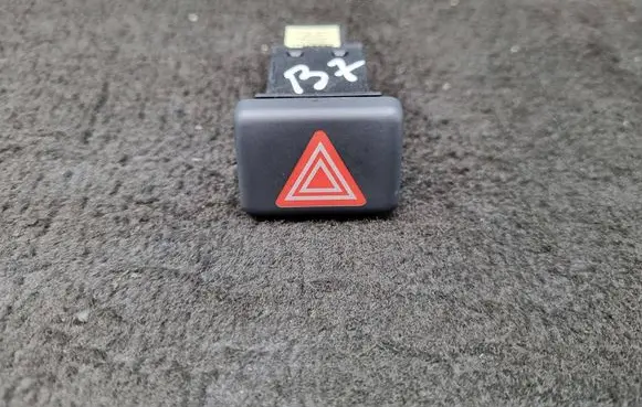 Audi A4 S4 B7 8E 8H Hazard light switch 8E0941509