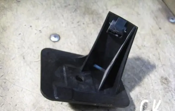 Rear door exterior handle/bracket