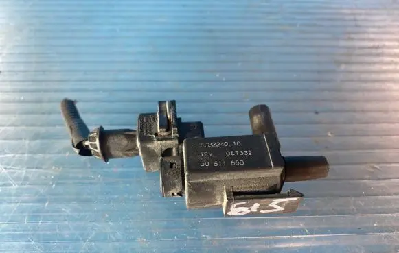 Volvo S60 Turbo solenoid valve 30611668 72224010