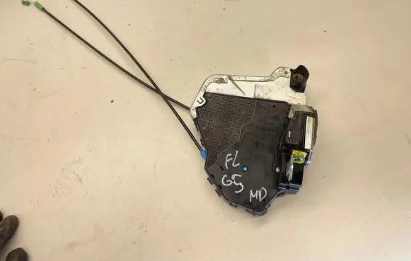 Lexus GS 250 350 300H 450H Front door lock 6904060220